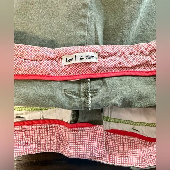 Woman’s Lee Shorts Olive Green Pockets (281) - Picture 3 of 3